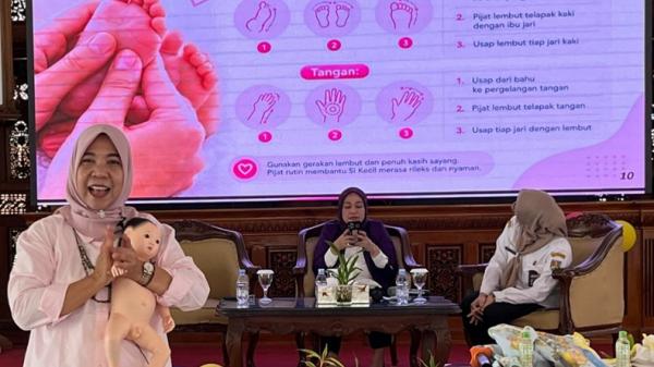 Pijat Bayi Bantu Stimulasi Tumbuh Kembang Anak, Ini Manfaatnya