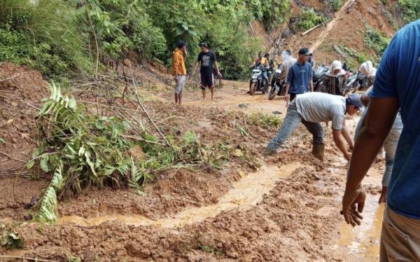 Hujan Deras Picu Longsor di Aceh Selatan, Jalan Penghubung Kluet Tengah–Kluet Utara Tertutup Total
