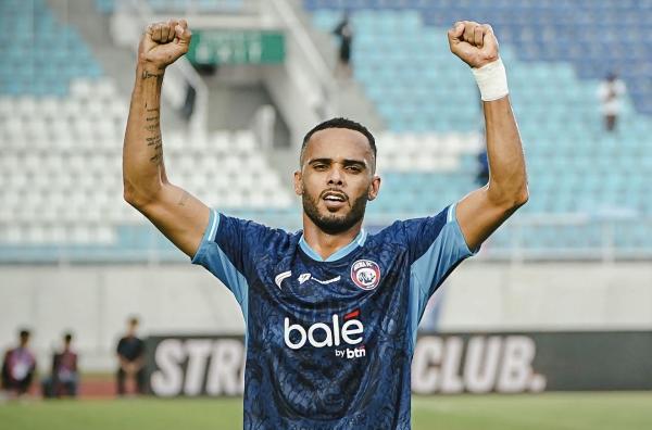Gabriel Silva dan Careca Bawa Arema FC Ungguli Dewa United