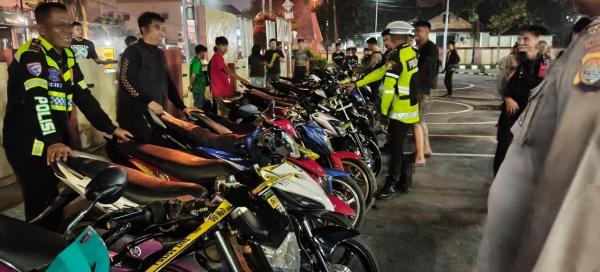 Bikin Bising Saat Warga Beribadah, 21 Motor Knalpot Brong Ditilang Polresta Mamuju