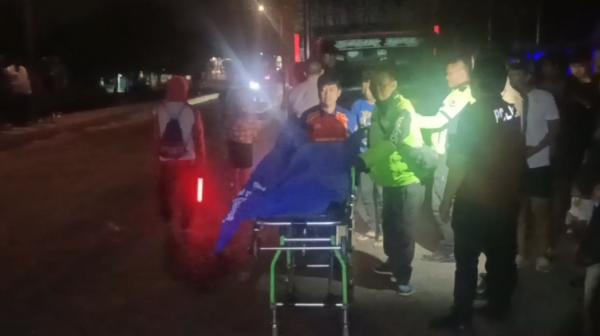 Resiko Bonceng Tiga di Motor, Remaja Tewas Terlindas Truk Boks di Jalur Jombang-Surabaya