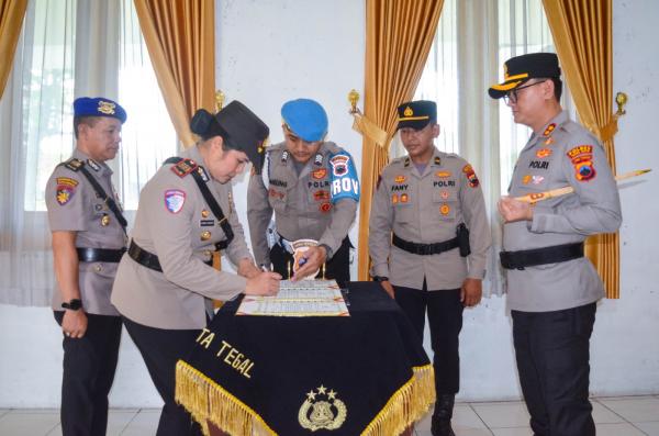Empat Pejabat Polres Tegal Kota Berganti