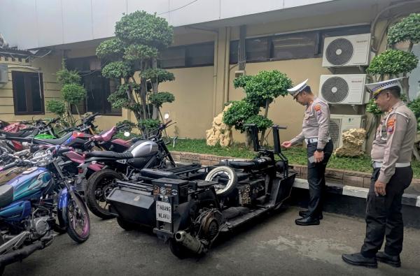 Vespa Modifikasi Mirip Tank di Lamongan Ditilang, Polisi Temukan Sejumlah Pelanggaran