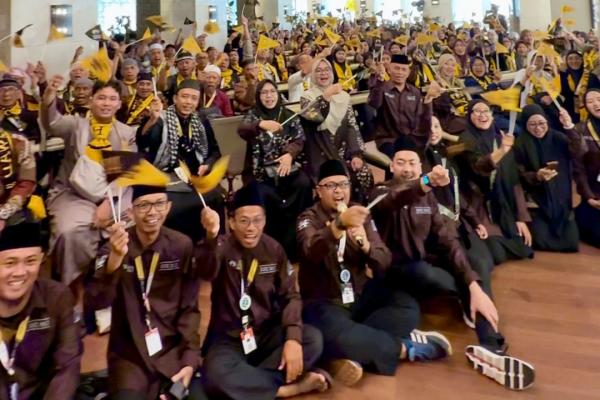 420 Jamaah Umrah Rayakan Milad ke-14 Hajar Aswad Mubaroq di Mekah