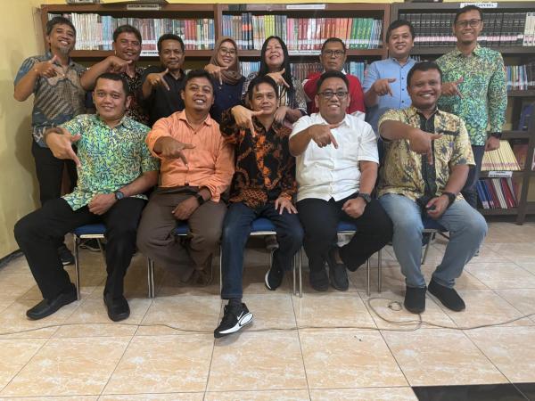 Empat Akademisi Terbitkan Buku Riset IT, Bahas Cara Mudah Menyusun Skripsi hingga Artikel Ilmiah