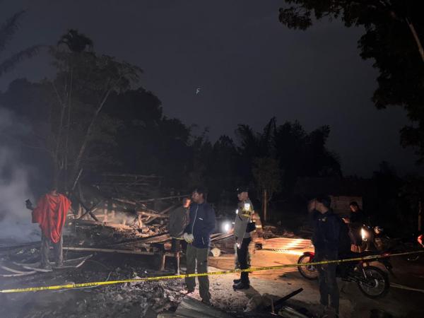 Ditinggal ke Acara Keluarga, Rumah Adat Tongkonan di Mamasa Ludes Terbakar, Pemilik Rugi Rp 150 Juta