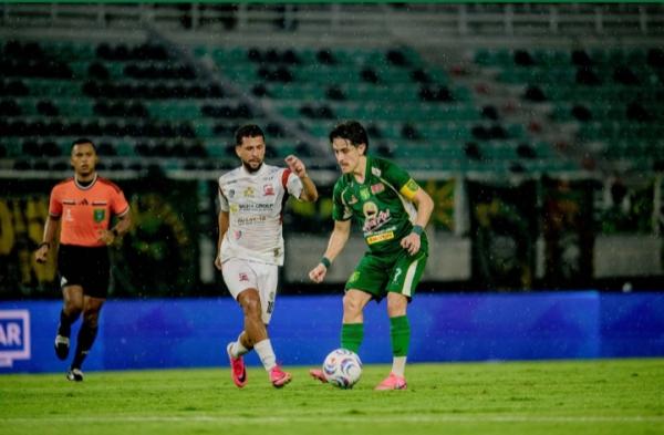 Persebaya Comeback Dramatis! Hajar Madura United 3-1, Dua Gol Penentu Lahir di Menit Akhir