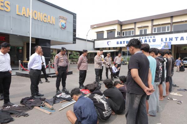 Polisi Amankan 26 Pemuda Diduga Hendak Tawuran di Lamongan, Sejumlah Barang Bukti Disita