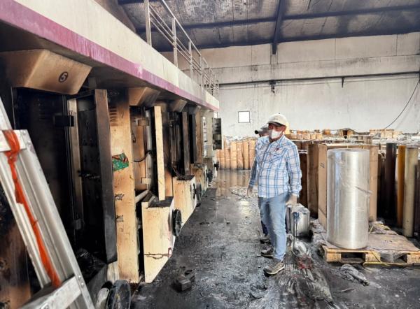 Korsleting Diduga Picu Kebakaran Gudang Mesin Printing di Sidoarjo, Kerugian Rp800 Juta