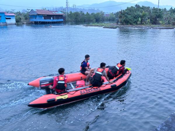 Berenang di Muara Sungai Arteri Mamuju, Bocah 11 Tahun Terseret Arus Pasang