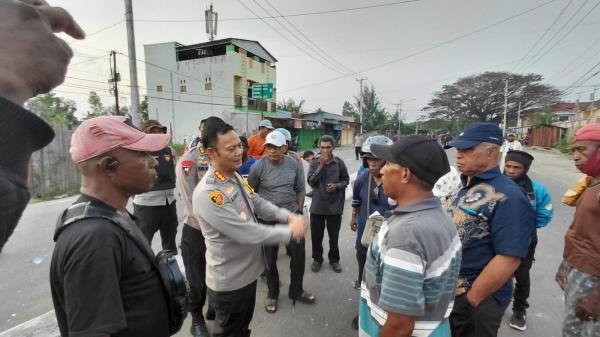Redam Bentrok di Rufei Sorong, Polisi Blokade Lokasi & Gelar Dialog Dengan Para Tokoh