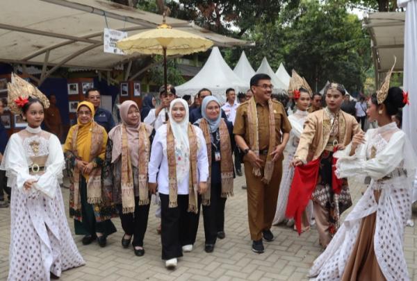 Festival Literasi Kota Cirebon Dibuka, Dorong Budaya Baca dan Kreativitas Masyarakat
