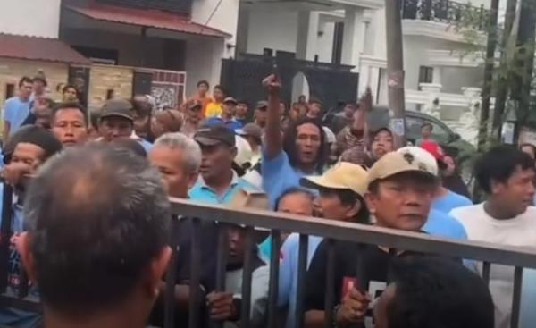 Tegang! Hasil Tes Tertulis Pilkades Taman Diprotes, Massa Bawa Keranda, Penetapan Ditunda