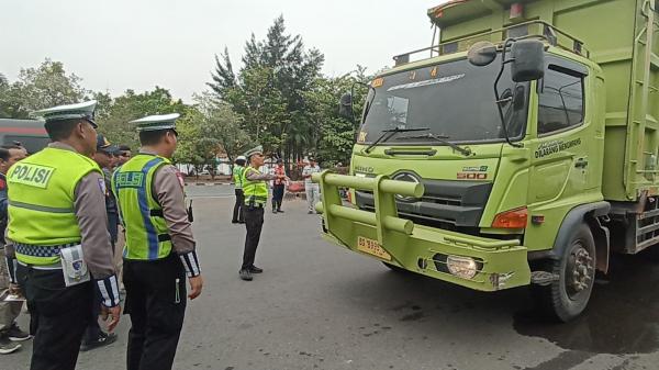 Jangan Abaikan Lampu Mati, Petugas Gelar Ramp Check di Kendal