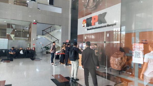 Sidik Kasus Upah Pungut dan PBJ! KPK Periksa Sekda, Eks Kepala Bappenda Termasuk Ajudan Bupati Bogor