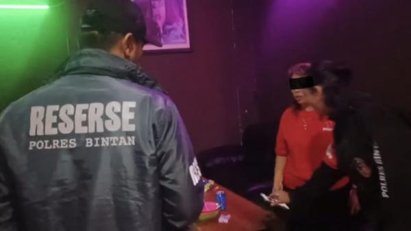Polisi Bongkar Dugaan TPPO di Cafe Gaul Family Bintan, 2 Perempuan Tersangka
