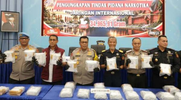 Polda Riau Gagalkan Peredaran 34,9 Kg Sabu, 5 Pelaku Jaringan Internasional Ditangkap