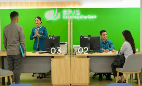 5,4 Juta Pekerja Informal di Jawa Barat Tercover Asuransi, Beri Jaminan Keamanan Saat Bekerja