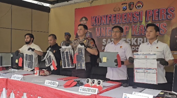 Sindikat Scamming Internasional di Sidoarjo Terbongkar, 8 WNA Vietnam Ditangkap Polisi