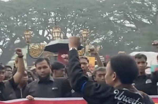 830 Personel Gabungan Amankan Demo di Kota Malang, 500 Massa Berkumpul di Depan DPRD