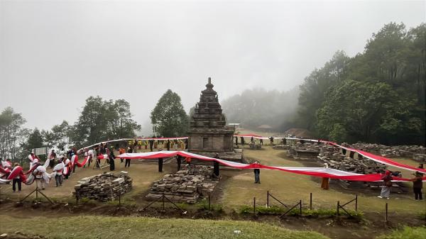 Sumpah Bumi di Candi Gedong Songo, Warga Bentangkan Bendera 1 Km dan Tolak Geothermal