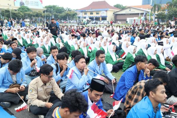 Ribuan Mahasiswa dan Santri Padati Mapolda Jatim, Deklarasikan Komitmen Jaga Persatuan