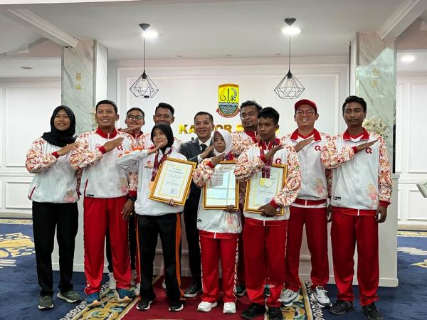 Borong Medali di PeSONas II 2026, Bupati Aep Beri Penghargaan Atlet SOIna Karawang