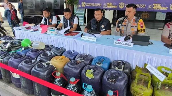 Polisi Bongkar Bisnis Pertalite Ilegal di Boyolali, 10 Barcode Dipakai Gasak BBM Subsidi