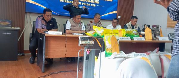 Polda NTB Bongkar Dua Kasus Beras SPHP Dioplos, 2 Tersangka dan Ratusan Karung Disita