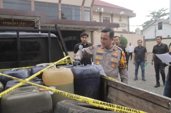 Polres Blitar Bongkar Penimbunan 1.030 Liter BBM Subsidi, Pelaku Terancam Denda Rp6 Miliar