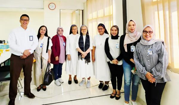 Permudah Urusan Pasien, Rumah Sakit di Surabaya Dapat Dukungan Ambulans dan Layanan Transaksi