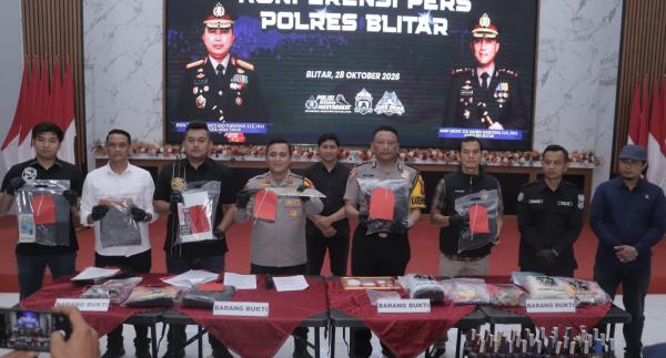 Polres Blitar Ungkap 5 Kasus Narkotika dan Okerbaya, 8 Tersangka Diamankan