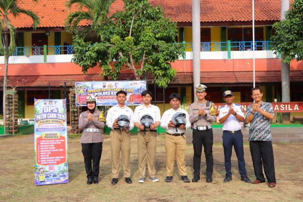 Operasi Patuh Candi 2026, Polisi Tanamkan Budaya Tertib Berlalu Lintas di Sekolah