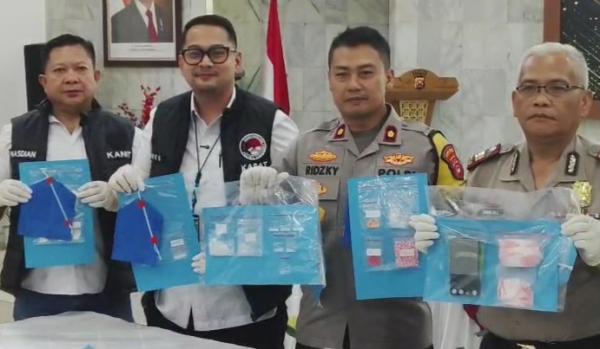Polisi Ungkap Peredaran Sabu di Vila Anyer, 2 Pria Ditangkap