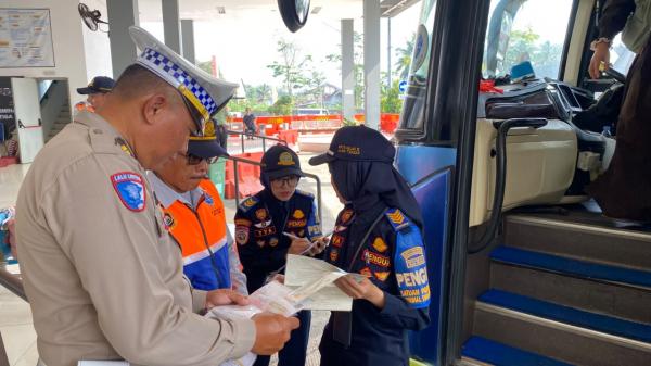 Cegah Kecelakaan, Bus AKAP dan AKDP di Terminal Tingkir Salatiga Diperiksa