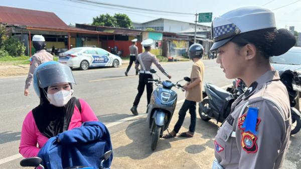Operasi Patuh Marano di Jalan Martadinata Mamuju, 42 Pengendara Ditegur dan 7 Dikenakan Tilang