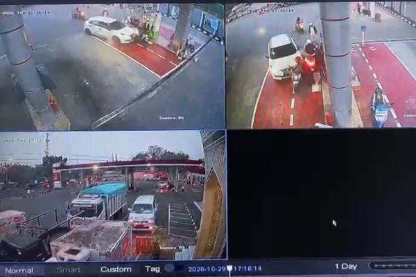 Mobil Tiba-tiba Oleng di SPBU Kecamatan Turi, Tabrak Antrean motor dan Ambulans