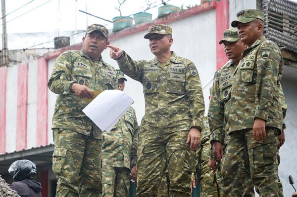 Pangdam IV Diponegoro Cek Marshaling Area Yon TP di Benteng Van Der Wijck dan Secata Gombong