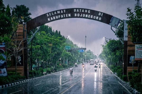 BMKG Prediksi Hujan Guyur 23 Kecamatan di Bojonegoro Jumat Sore, Ini Daftar Wilayahnya