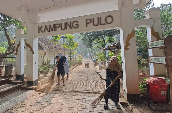 Burayot, Candi Cangkuang dan Makam Mbah Dalem: Sebuah Perjalanan Wisata ke Kampung Pulo  