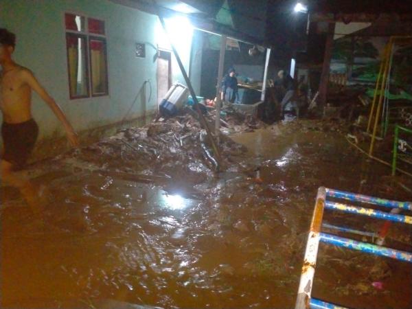 Banjir Bandang di Ciater Subang, 5 Rumah Terendam Lumpur
