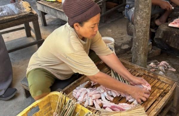 Atasi Risiko Kanker, Perajin Ikan Gapitan Cilacap Beralih ke Asap Cair