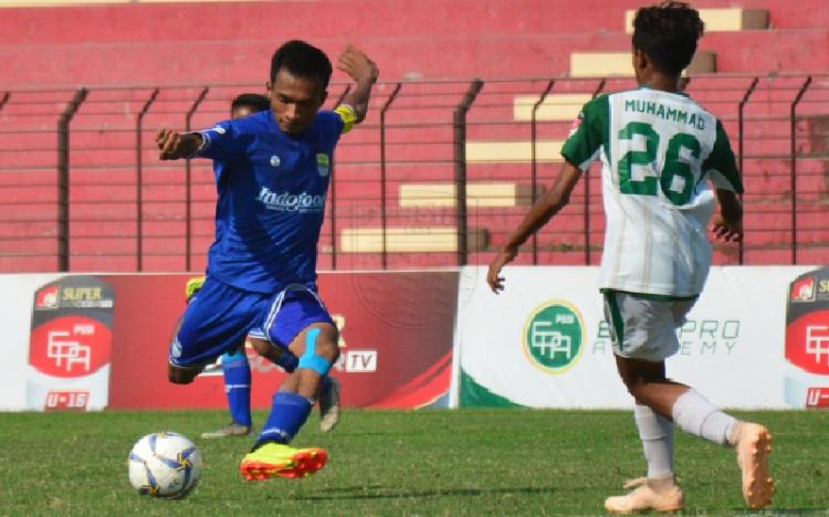https://img.inews.id/media/750/files/inews_new/2022/10/08/robi_darwis_persib.jpg