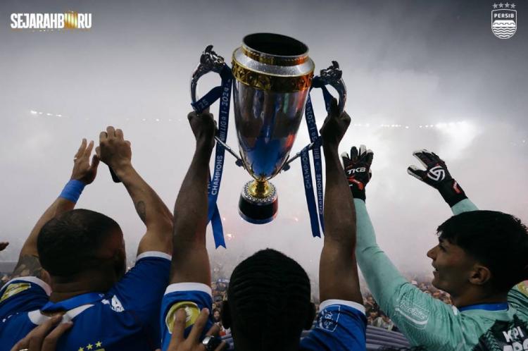 https://img.inews.id/media/750/files/inews_new/2025/05/24/persib_bandung_juara_liga_1_2024_2025_foto_x_pe.jpg