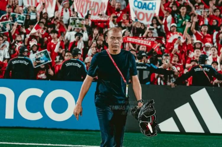 https://img.inews.id/media/750/files/inews_new/2025/11/11/pelatih_timnas_indonesia_u_17_nova_arianto_foto.jpg