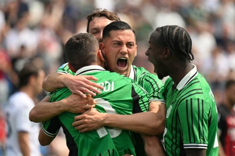 https://img.inews.id/media/750/files/inews_new/2026/05/03/jay_idzes_membawa_sassuolo_menumbangkan_ac_milan_2.jpg