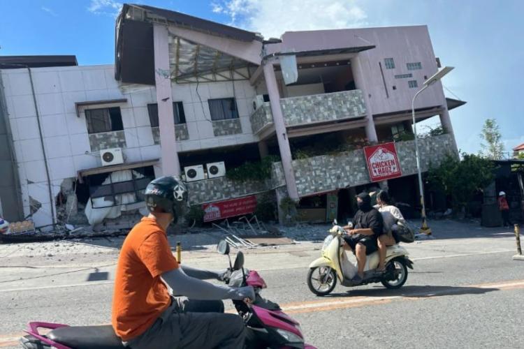 Gempa M7,8 Filipina...
