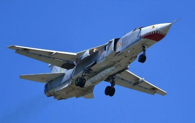 Pesawat Pengebom Su-24...