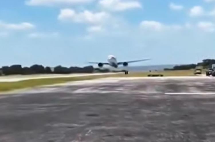 Viral! Pesawat Boeing...