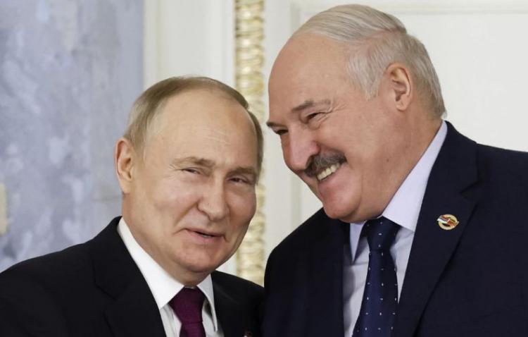 Wow, Putin Ngobrol dengan...